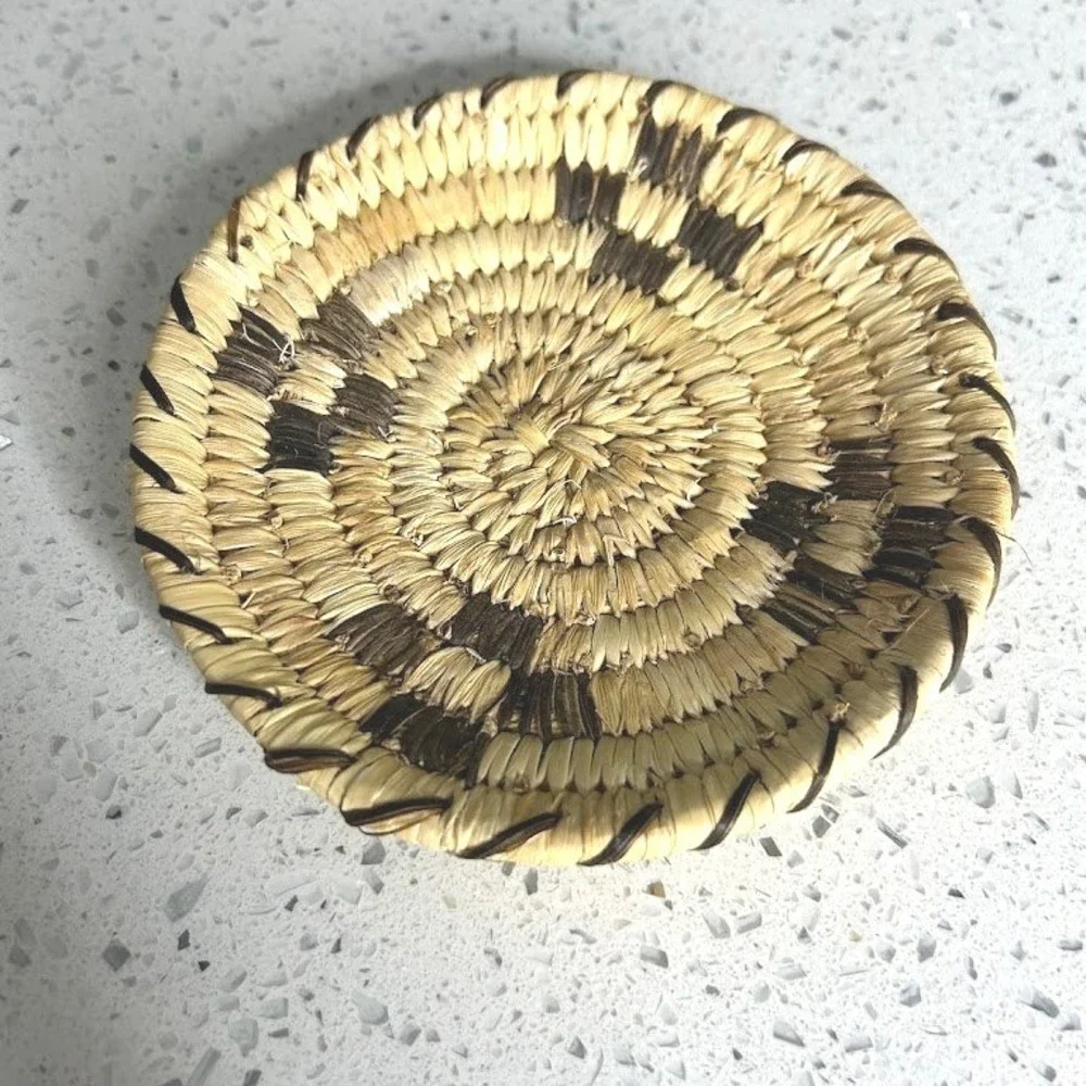 Vintage‎ Papago Handwoven Tohono O'odham Yucca Devils Claw Basket 5.25